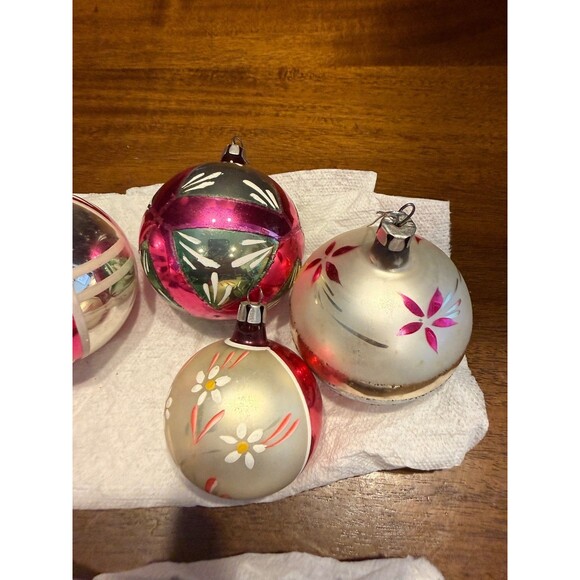 9 Vtg Mid Century Christmas Ornaments Hand Painted Mica Stripes Teardrop Ball Lo - Picture 4 of 16